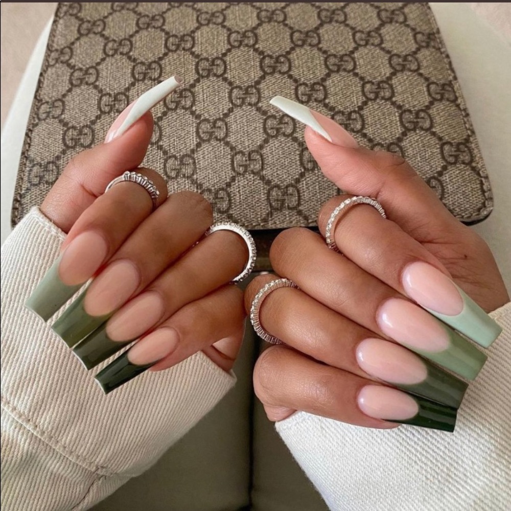 Meet your Posher, Anitaa